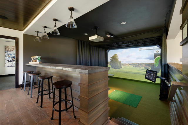 Golf simulator in home