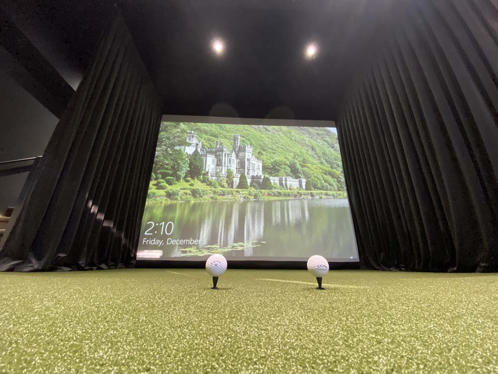 Turf flooring in home golf simulator